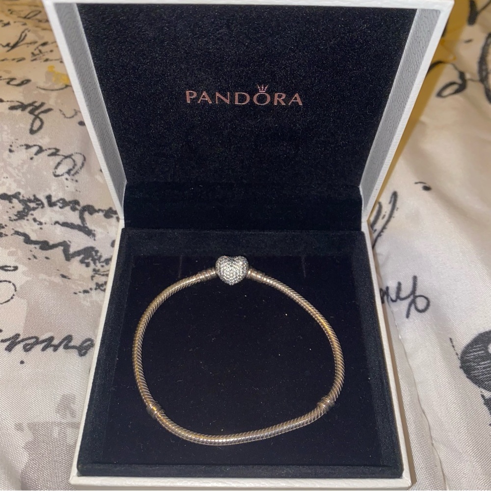 Pandora Heart Clasp bracelet🤍